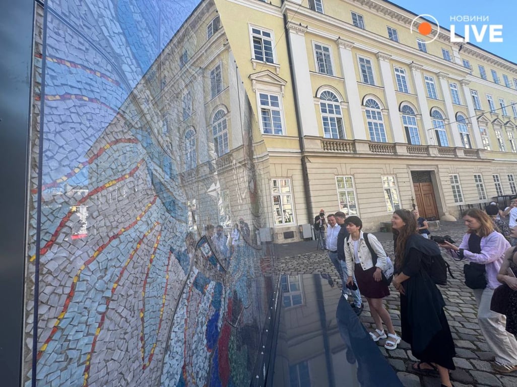 Від Маріуполя до Львова — відтворили знищену мозаїку - фото 1