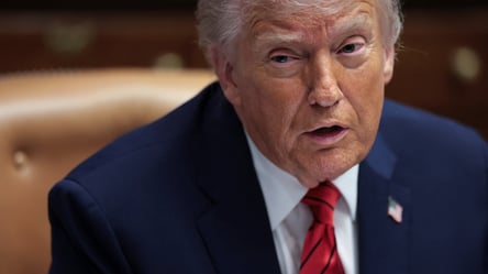 У Білому домі пояснили, чому Трамп носить на руці пластир - 290x166