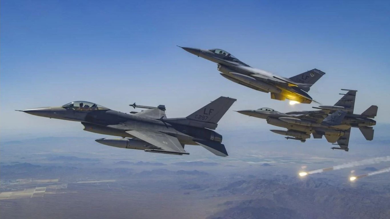 В Пентагоне рассказали, когда в Украину прибудут истребители F-16