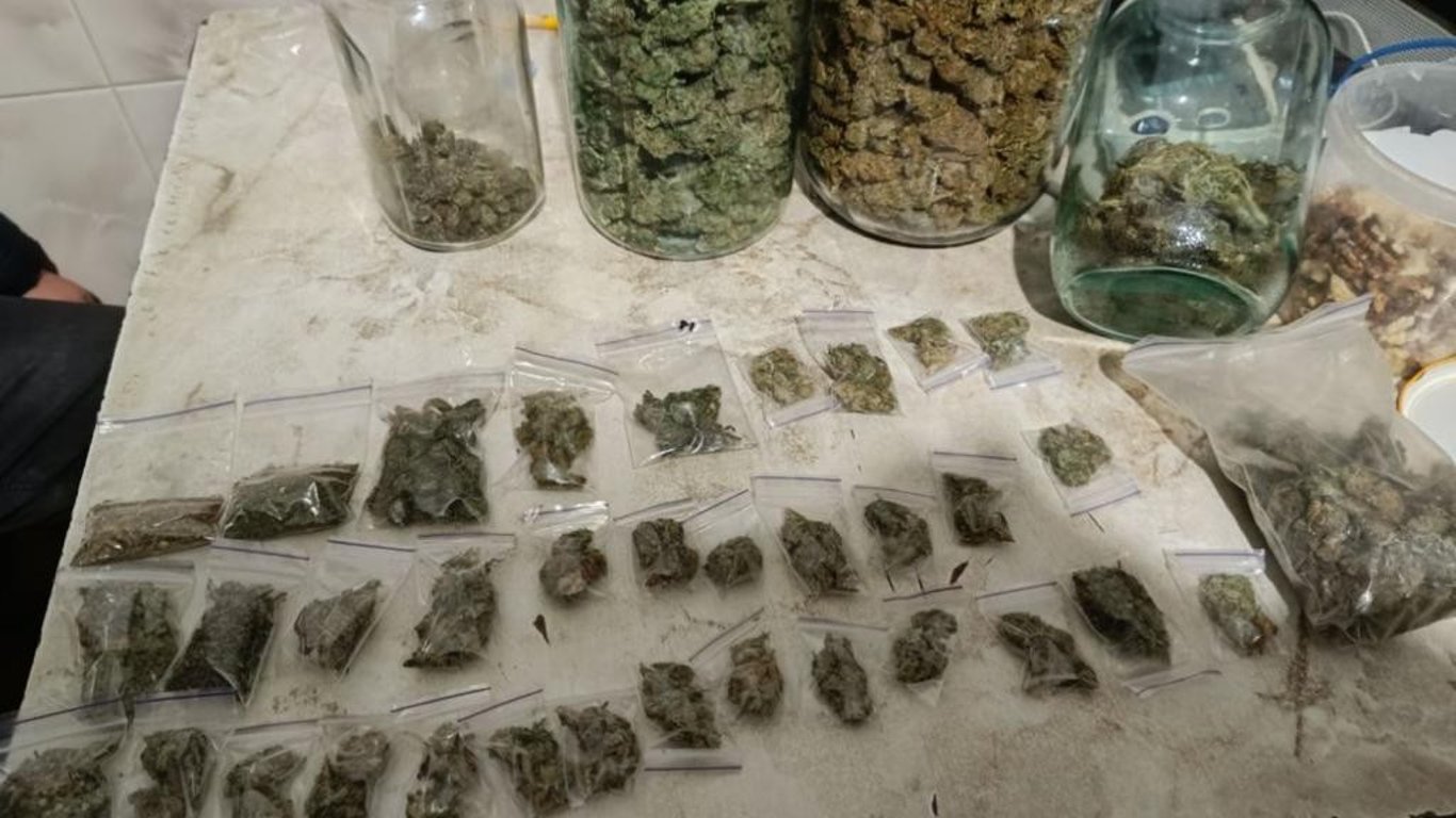 Сбывал марихуану на улицах города — в Одессе задержали наркодельца