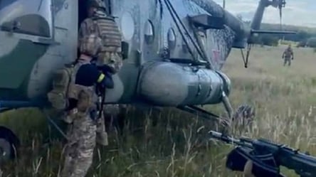 Операция "Синица": появились новые фото севшего в Украине Ми-8 - 285x160