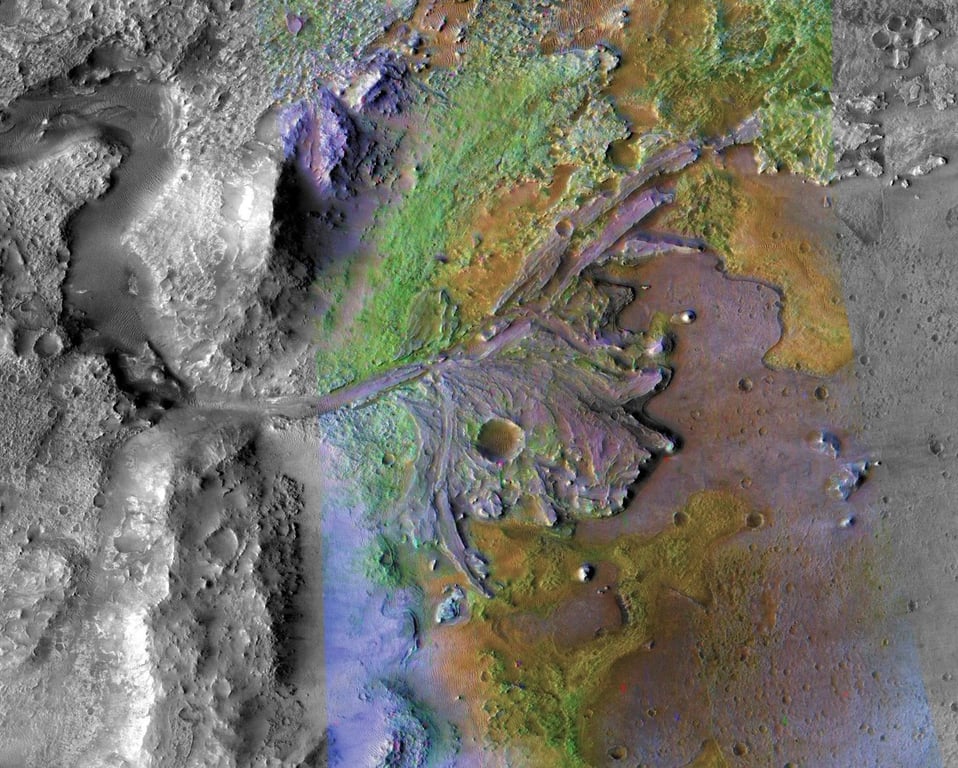Астрономы нашли признаки жизни на Марсе