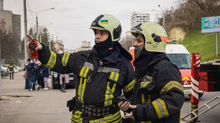 У Харкові російський дрон вдарив по житловому будинку: є постраждалі - 290x160