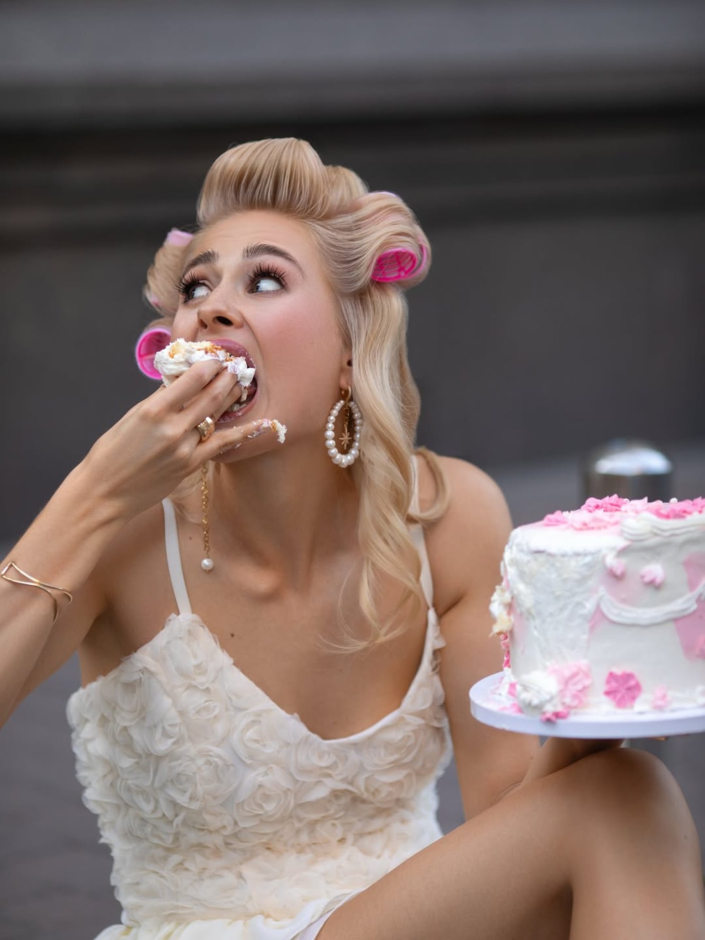 Анастасія Цимбалару зробила кадри з тортом - фото