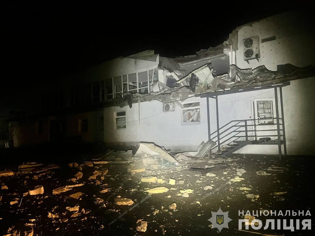 Нічна атака дронами на Суми: зруйновані складські приміщення підприємства