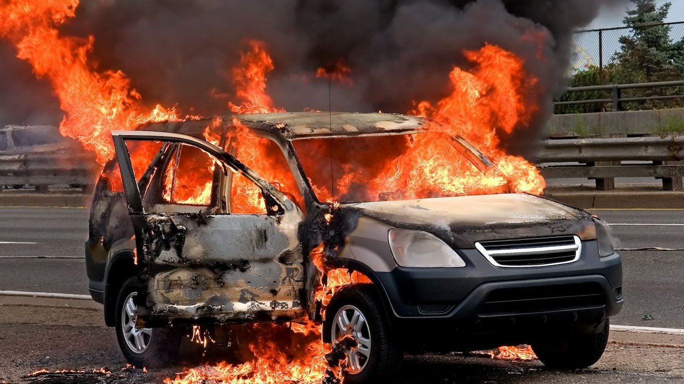 Пожарная опасность: что надежнее — электромобиль, гибрид или ДВС