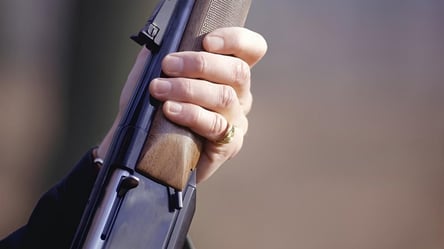 Чоловік стріляв у рідних і поліцейських — вирок суду - 285x160