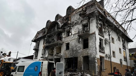 Разрушенная крыша и выбитые окна — кадры последствий вражеских обстрелов Харькова - 285x160