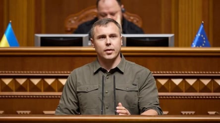 Постріл у ногу — нардеп про дозвіл на виїзд 18–22-річним юнакам - 285x160