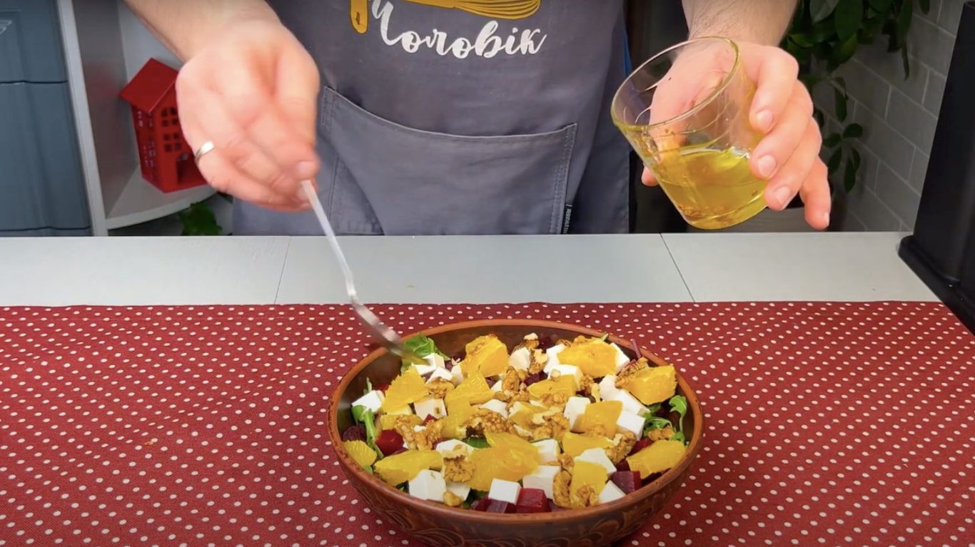 буряк з фетою та апельсином