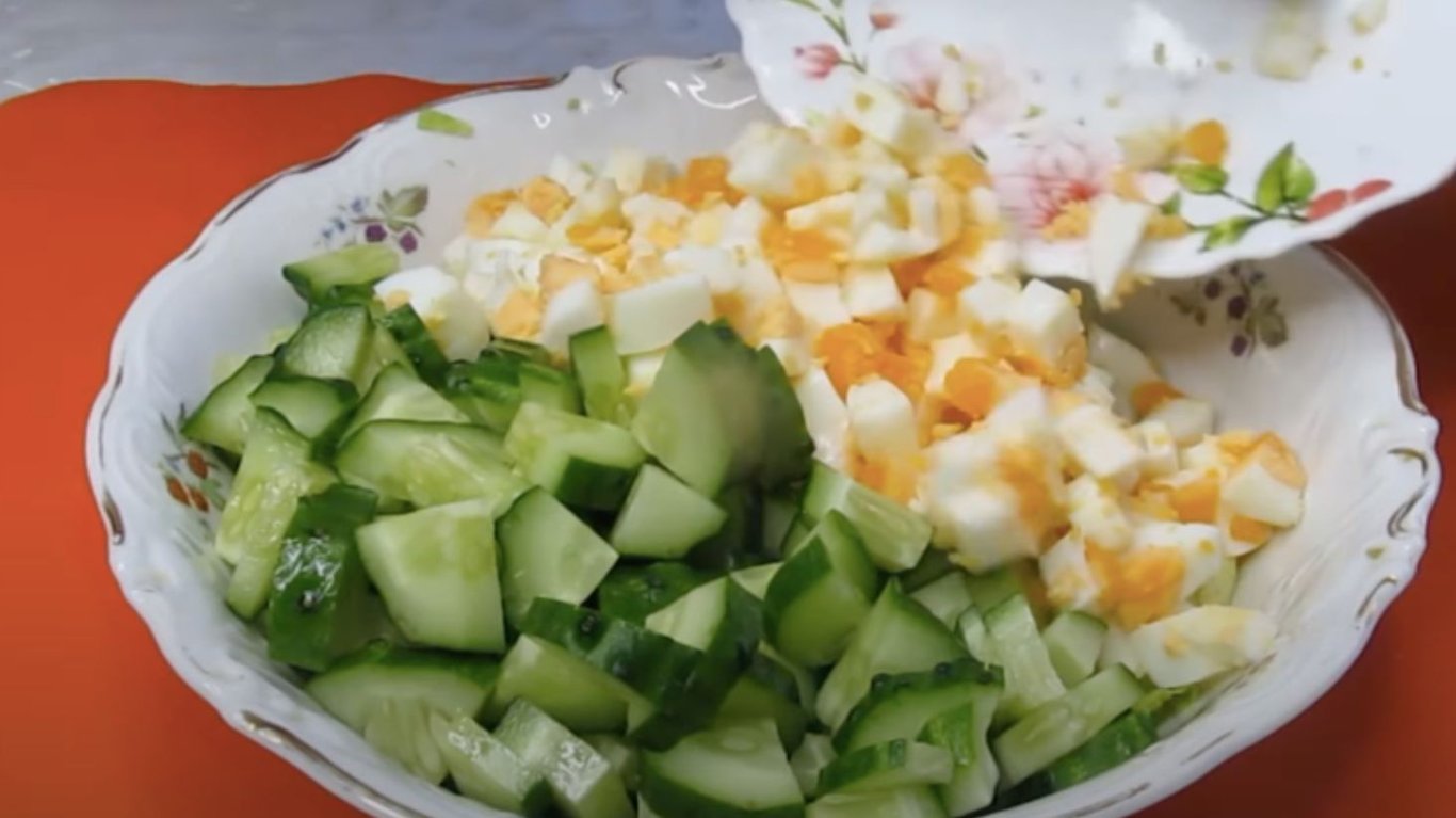 смачний легкий салат з пекінською капустою 