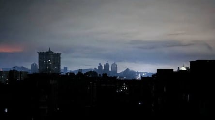 Ходять "в кульочок" у темряві — у Донецьку окупанти оголосили НС - 285x160