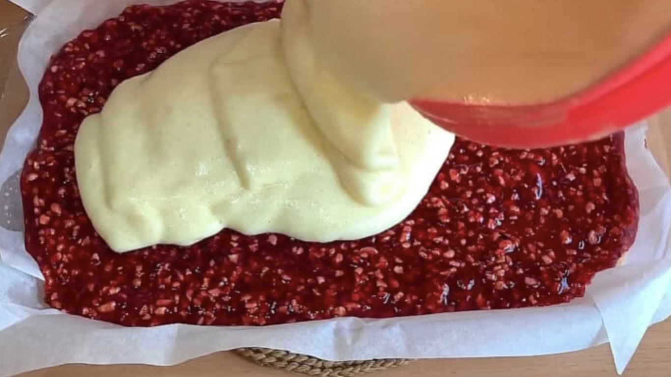 бюджетний рецепт пирога з варенням