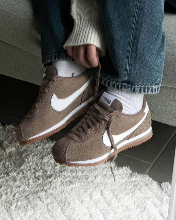 Кросівки Miu Miu та New Balance