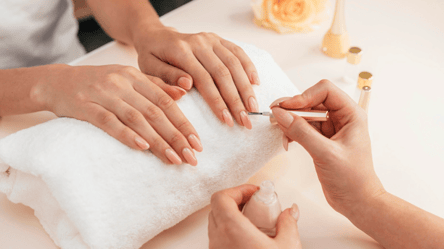 Какой маникюр в тренде 2026 — цвета, формы, идеи - 285x160