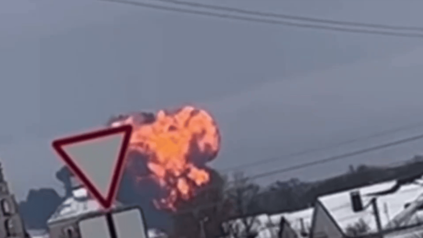 В Белгородской области упал военный самолет Ил-76