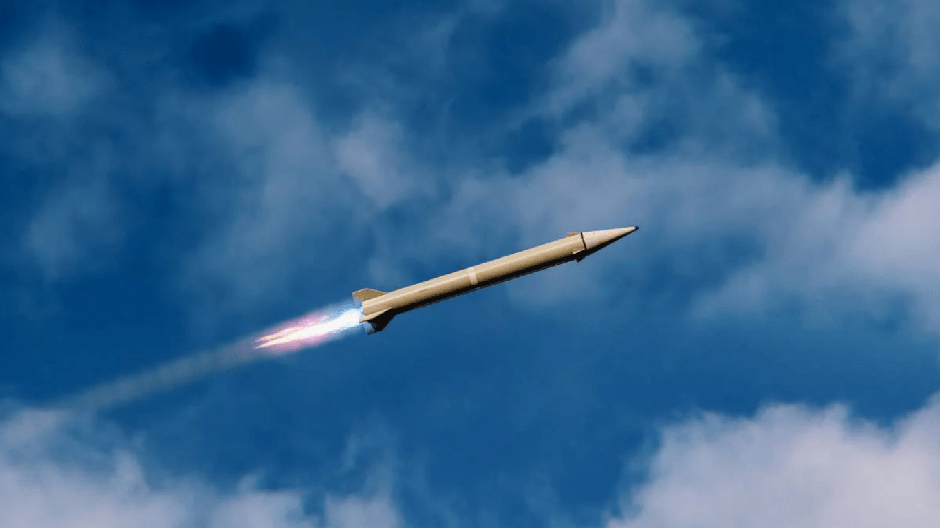 Близько десяти ракет РФ летять на захід України — що відомо