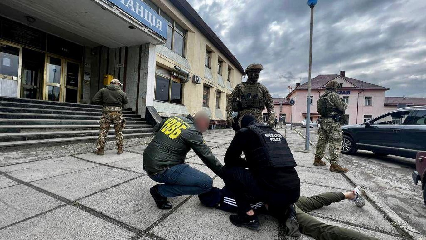 Директора одесского ОСМД будут судить за нелегальную переправку призывников через границу