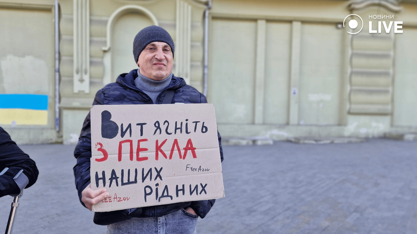 На головній вулиці Одеси проходить мітинг — фоторепортаж - фото 10