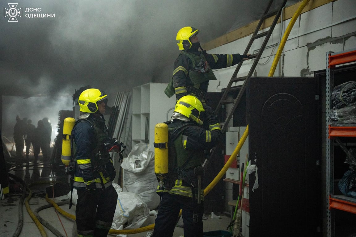 Нічна атака на Одесу — з'явилися фото наслідків - фото 3