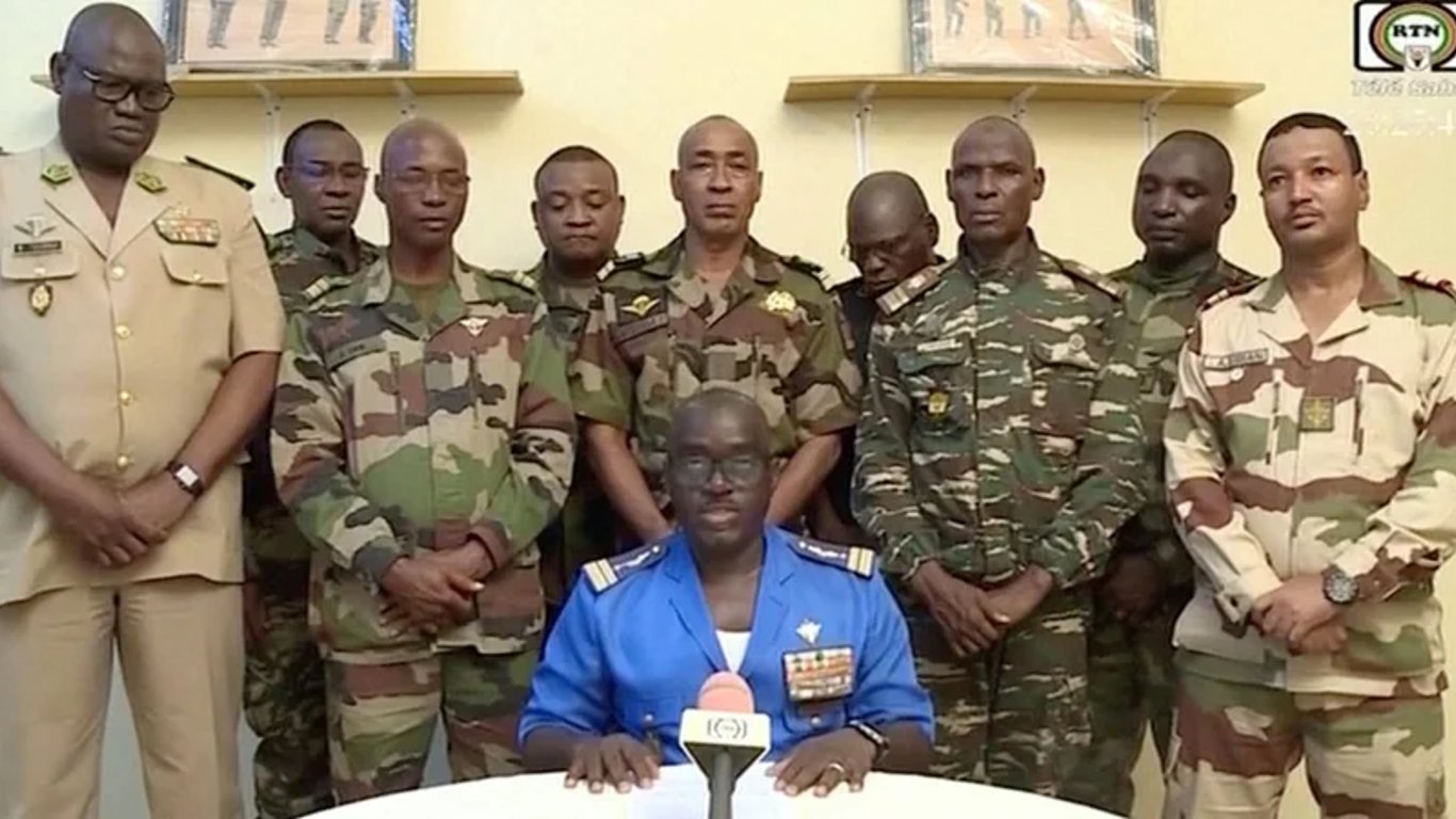 Военные Нигера объявили о свержении правительства и захвате власти