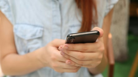 5 тревожных признаков, что за вашим телефоном следят - 285x160