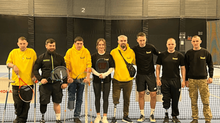 Пацієнти львівського реабілітаційного центру зіграли в теніс з всесвітньовідомими тенісистами - 290x166