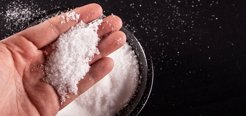 Как соль может обеспечить здоровье кустам малины и сада.