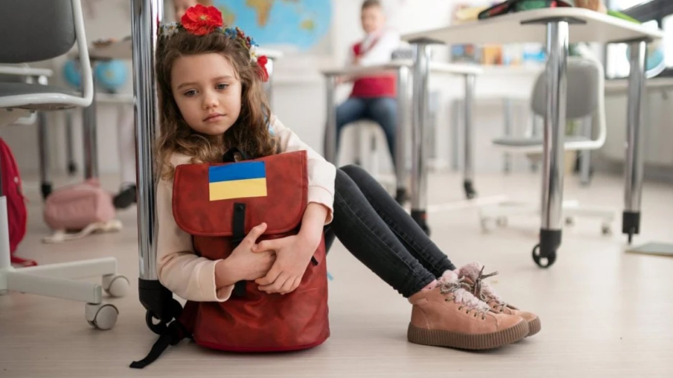 Біженці у Польщі — умови виплат для українських дітей посилять