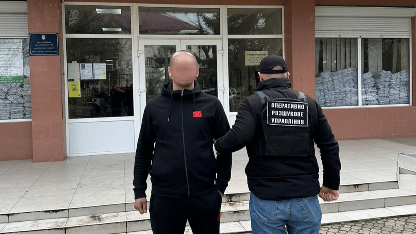 На Закарпатті затримали чоловіка, який хотів переправити через кордон двох українців