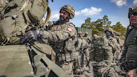 Польща розгортає 40 тисяч військових на кордоні з Білоруссю та РФ - 285x160