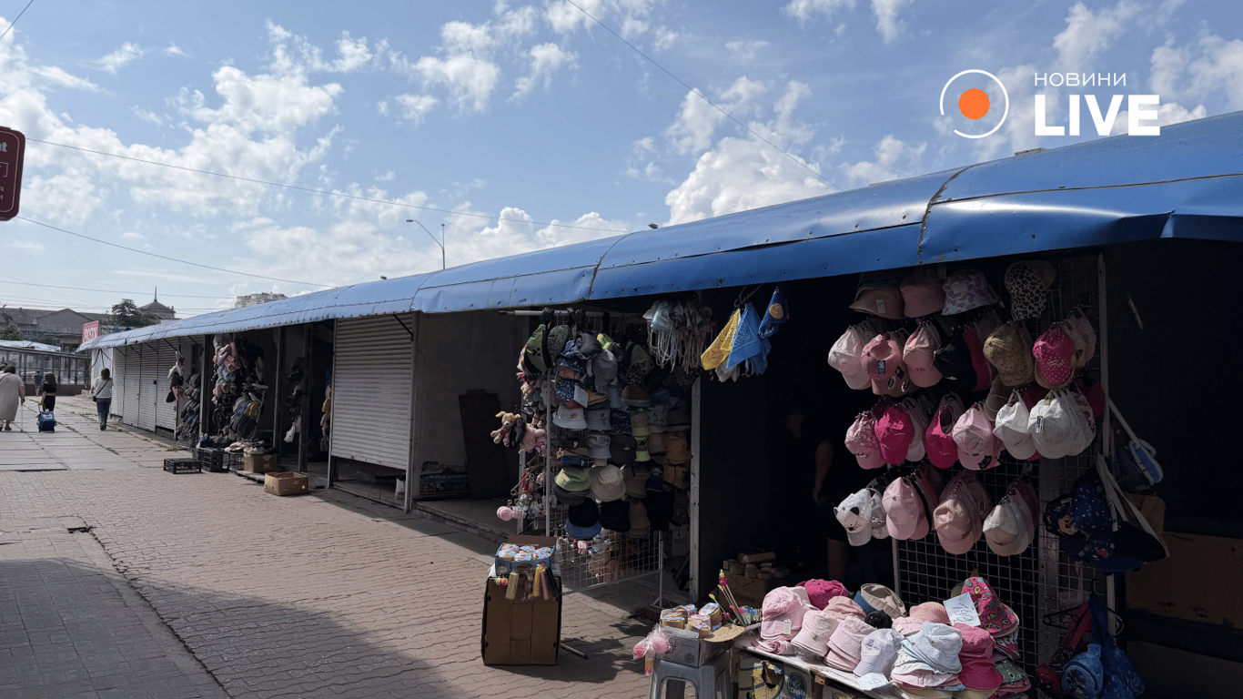 Тимчасові кіоски на Дарниці