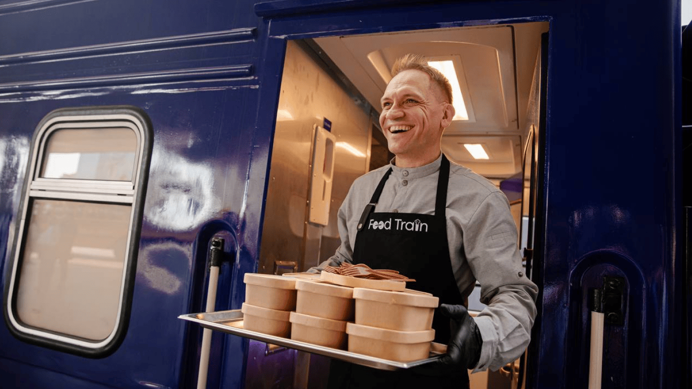 Укрзализныця создала первый в мире автономный поезд-кухню — Food Train