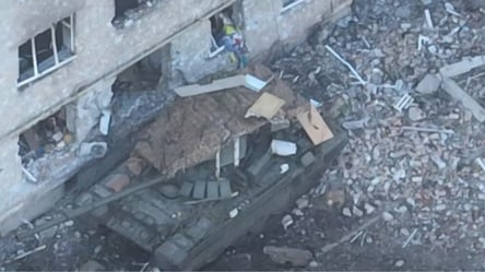 Сирський показав, як ЗСУ підсмажили ворожий танк у схованці - 285x160