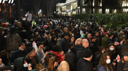 У Грузії активісти продовжують протестувати попри заяву про відкликання закону про "іноагентів" - 285x160