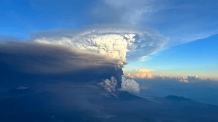 На острові Нова Британія почалося виверження вулкану - 285x160