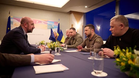 Зеленский с президентом Европейского совета обсудили вступление Украины в ЕС - 285x160