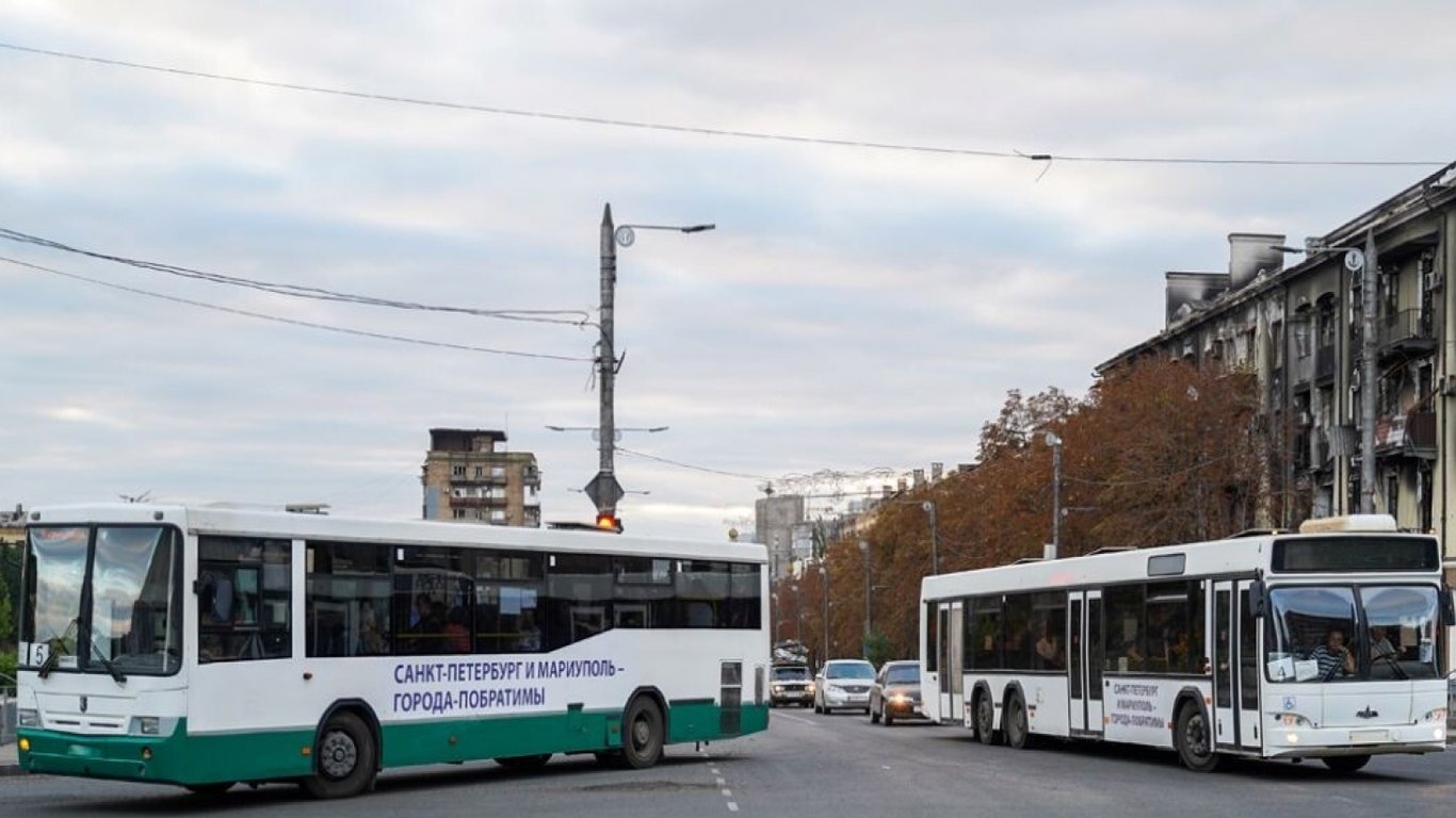 В Маріуполі росіяни знищують громадський транспорт