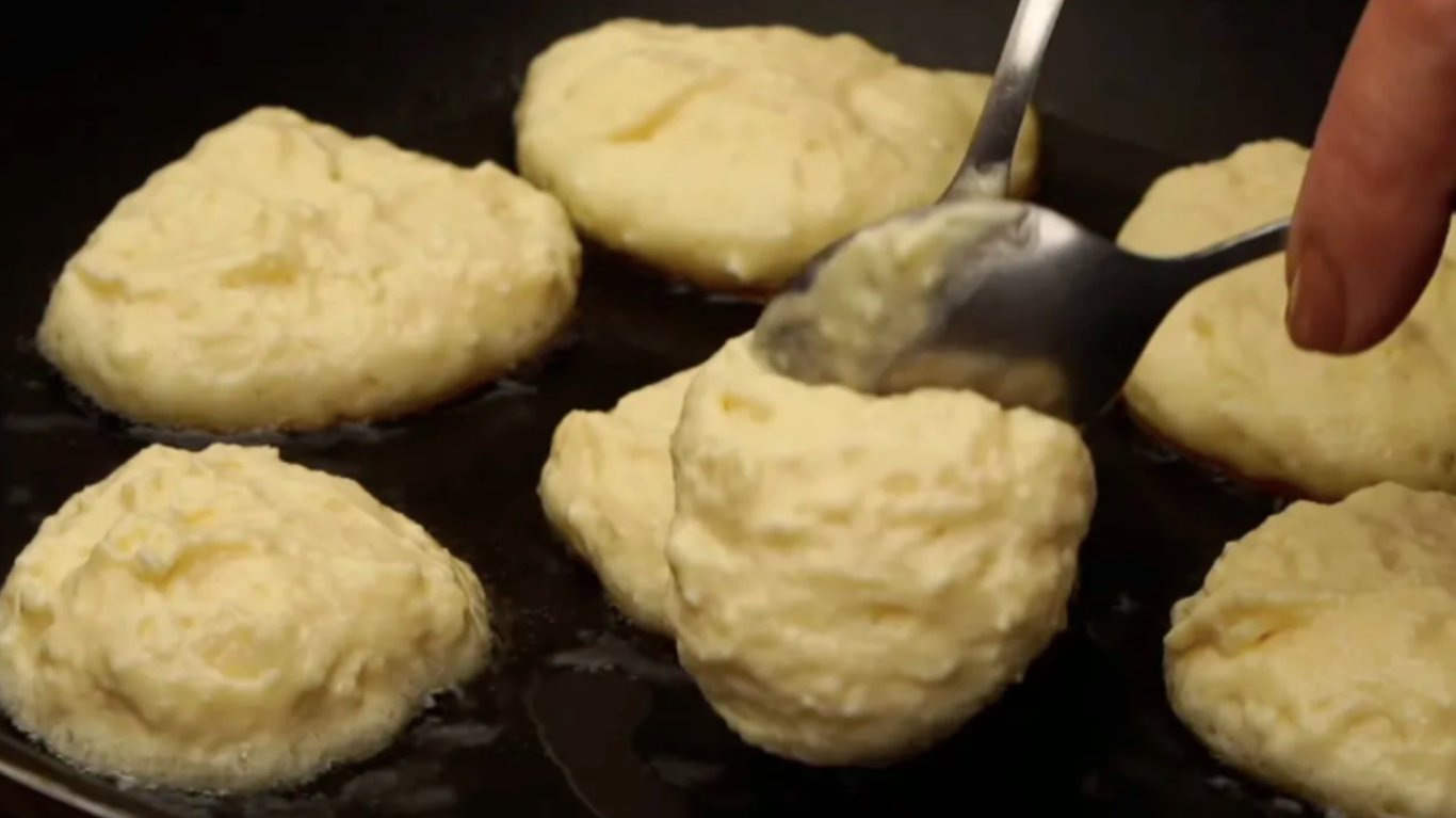 сирники на сніданок з сиру та молока