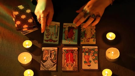 Tarot horoscope for all zodiac signs on November 7, 2025 - 285x160