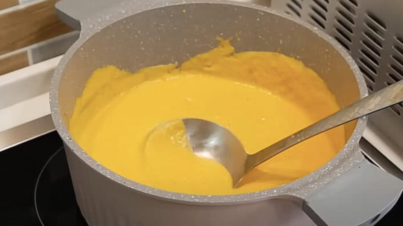 The Coziest Fall Soup Ever — A Creamy Pumpkin Dream With Chicken