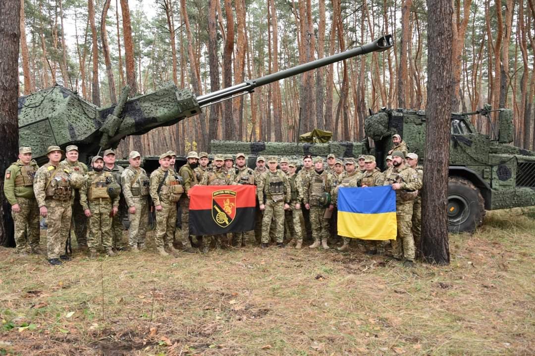 Украинские военные и САУ Archer