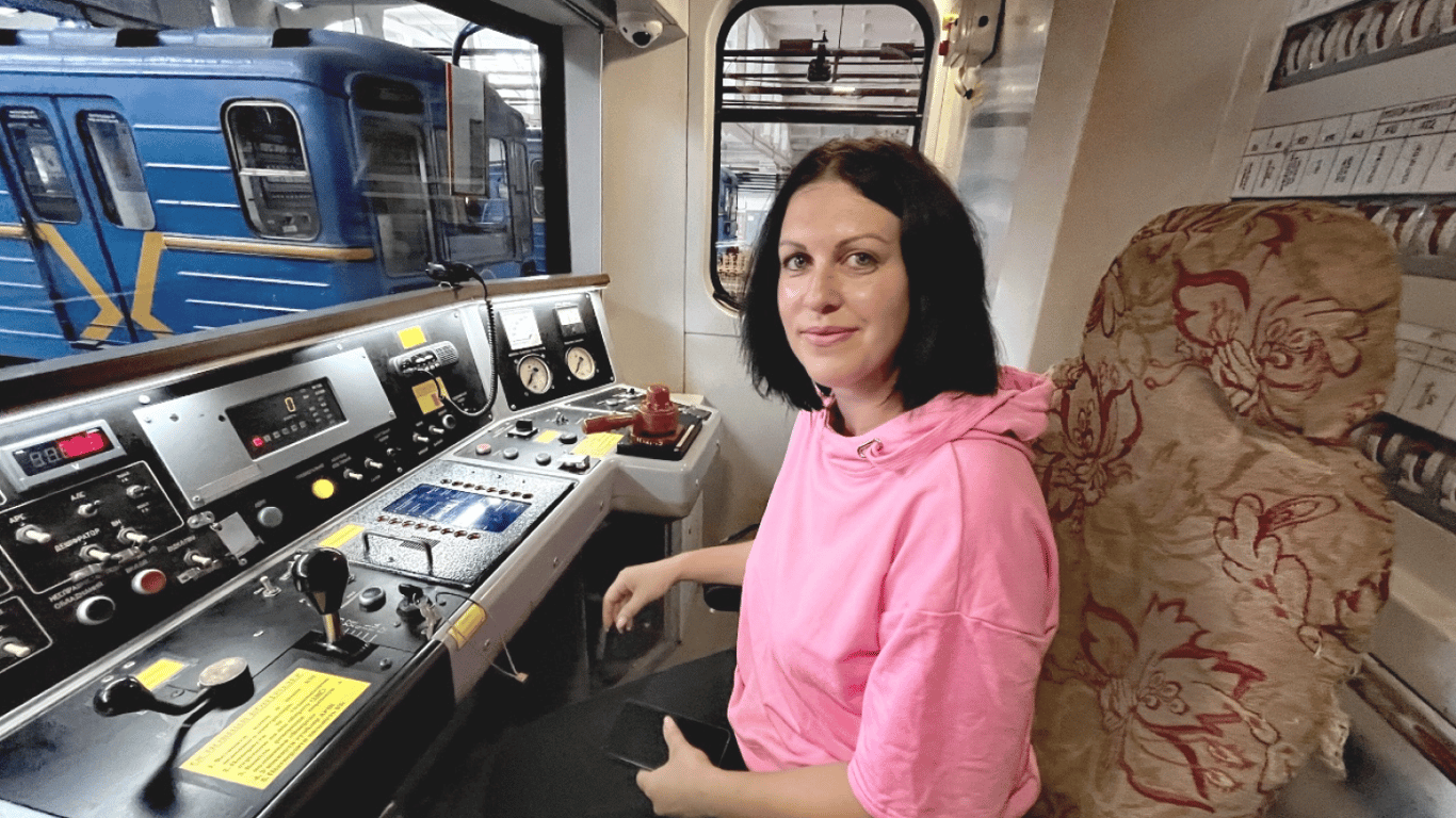 Working as a subway driver — women are being trained in Kyiv