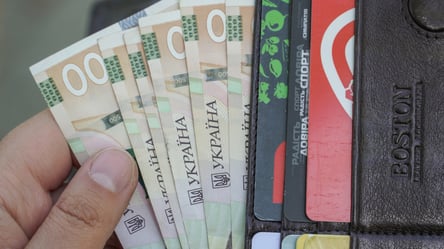 Заоблачные зарплаты чиновников — кто получает 366 тыс. грн - 285x160