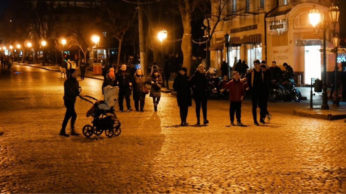 Свет в Одессе: графики подачи электричества на завтра в городе