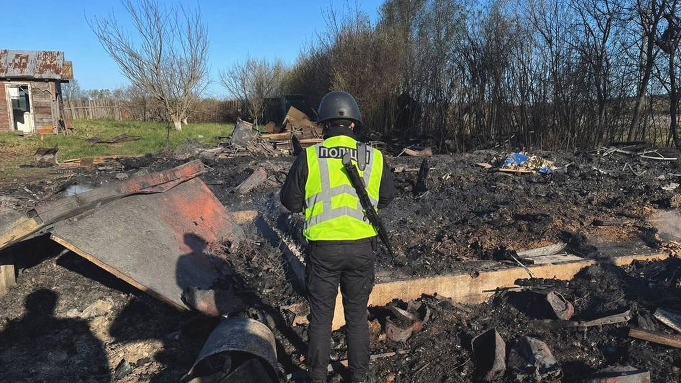 РФ атаковала 19 населенных пунктов Сумщины: есть погибшая и раненые