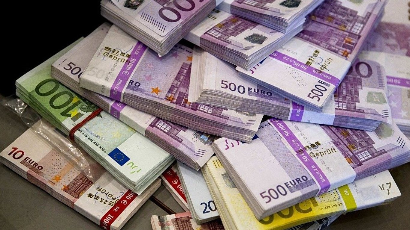 Незаконно вывозили валюту — жители Одесчины проведут 9 лет в молдавской тюрьме