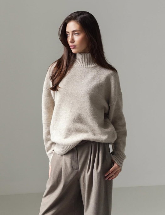 В чому різниця між светром та кофтою