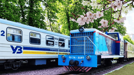 Дитяча залізниця в Києві відкриває сезон: розклад руху поїздів - 290x166