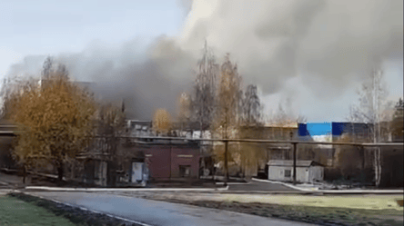 The "Electroisolit" plant is on fire near Moscow — video - 290x166